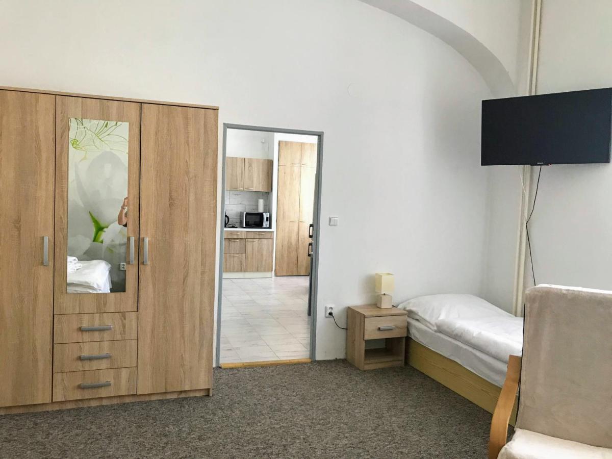 Apartman Na Namesti Apartment Opocno Ngoại thất bức ảnh